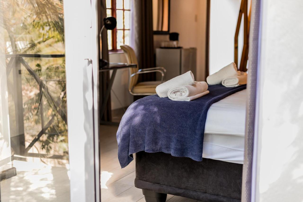 Out Of Africa Guesthouse โอชิวารองโก ภายนอก รูปภาพ
