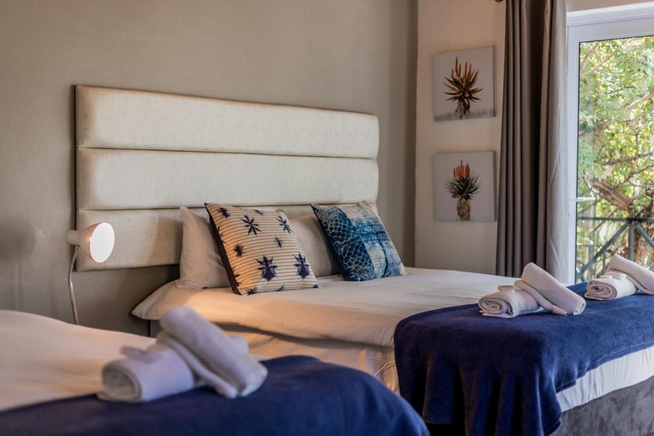 Out Of Africa Guesthouse โอชิวารองโก ภายนอก รูปภาพ