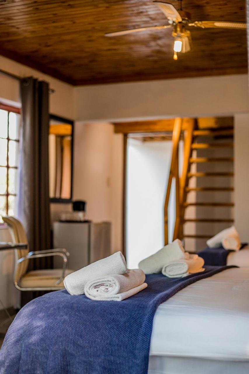 Out Of Africa Guesthouse โอชิวารองโก ภายนอก รูปภาพ